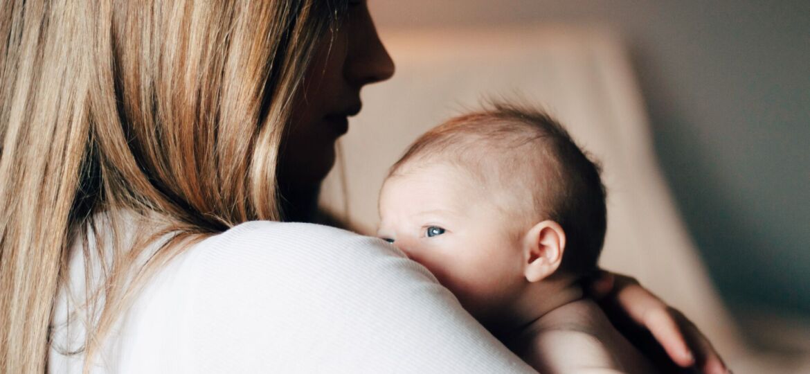 hollie-santos-aUtvHsu8Uzk-unsplash