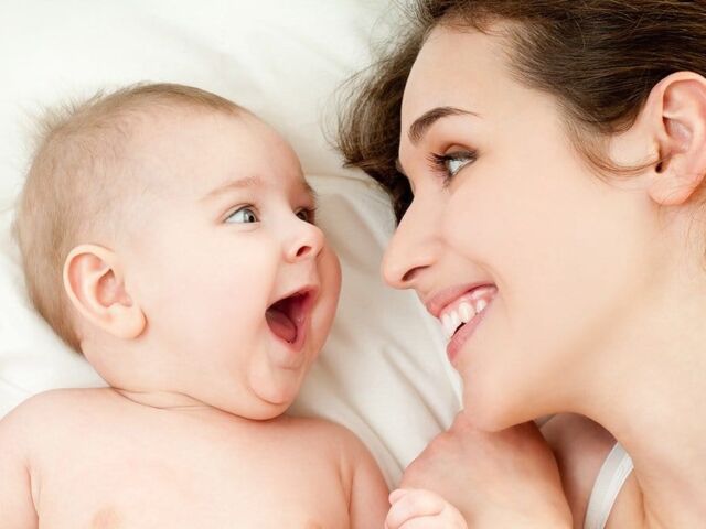 baby-smiling-top-fertility-doctors-new-york